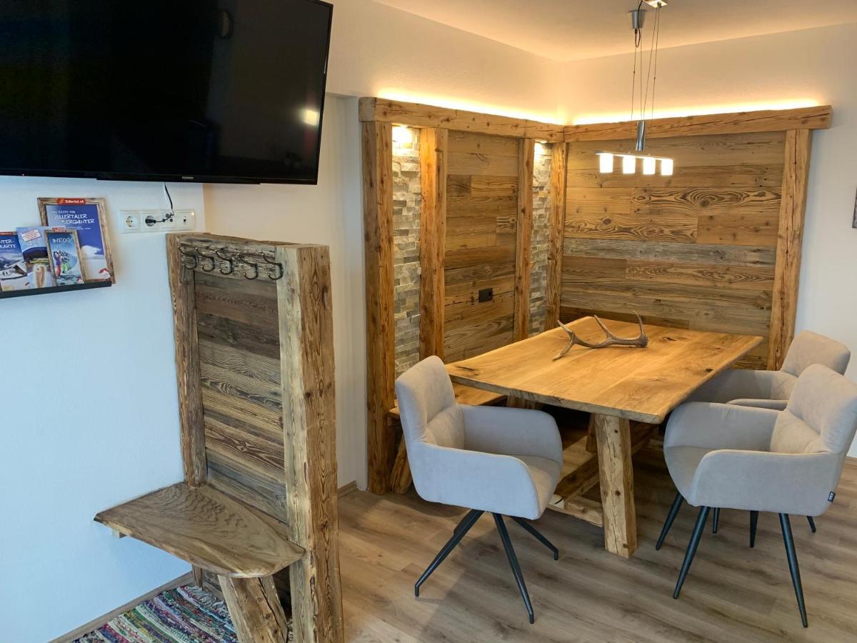 Apart Wexwood Hart im Zillertal Exterior photo